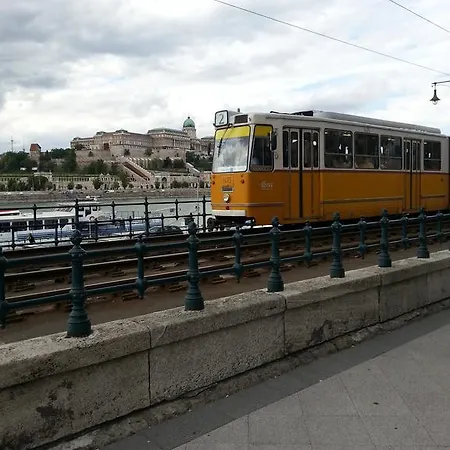 Badepest * Budapest